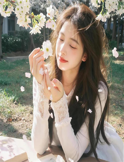 《我们是浪潮》美学价值分析教科书式的：艺术美感与审美特征探讨